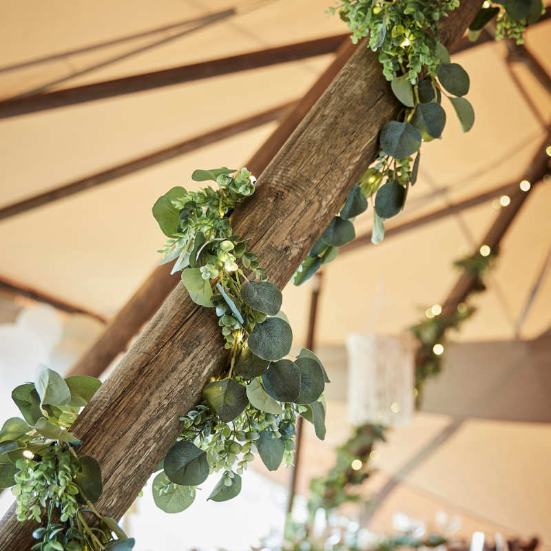 Kindergeburtstag-Girlande_Blaetter_Lichter_1