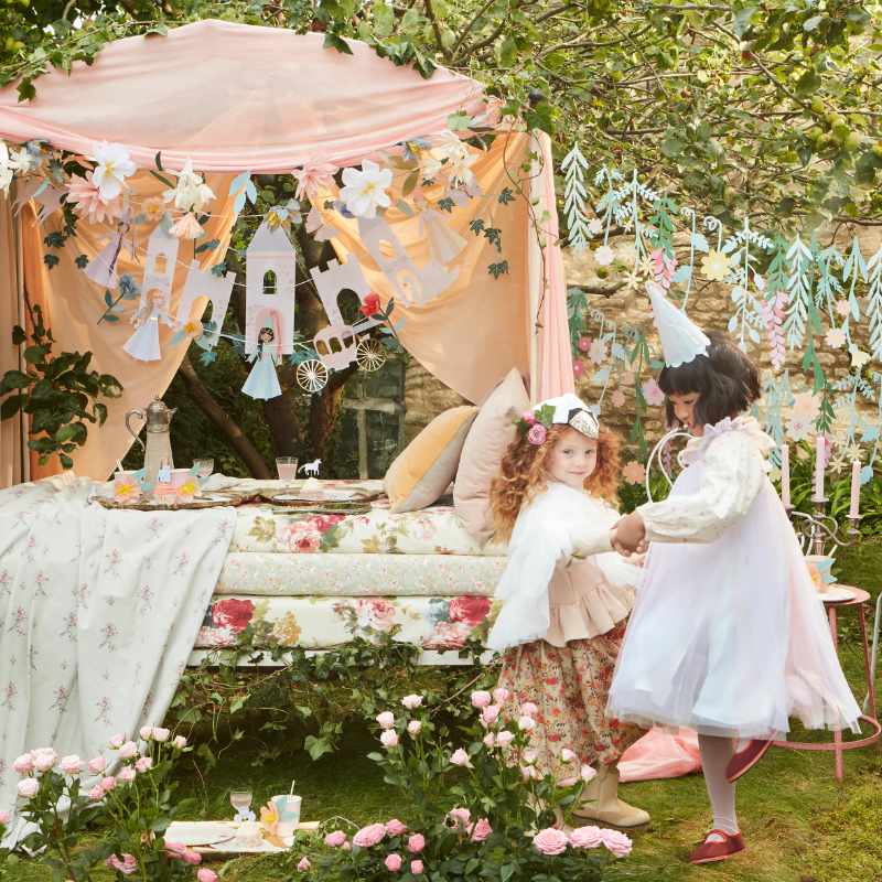 Kindergeburtstag-Girlande-Prinzessinnen-3