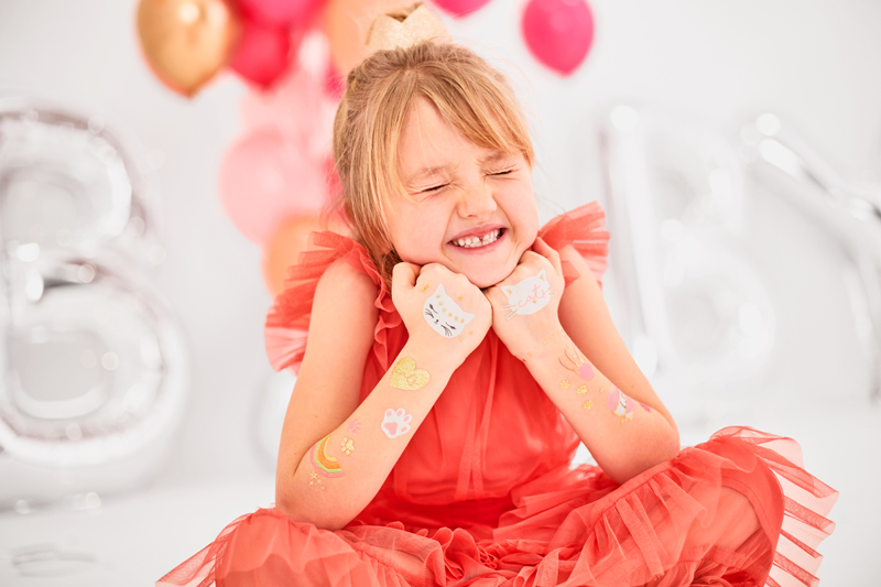 Kinder, Schminke, Tattoos, Ballons, Feier