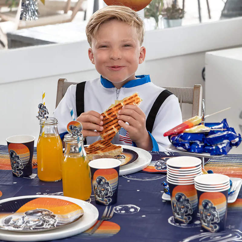 Kindergeburtstag-Becher-Weltall-2b72ky8FE1qdZH