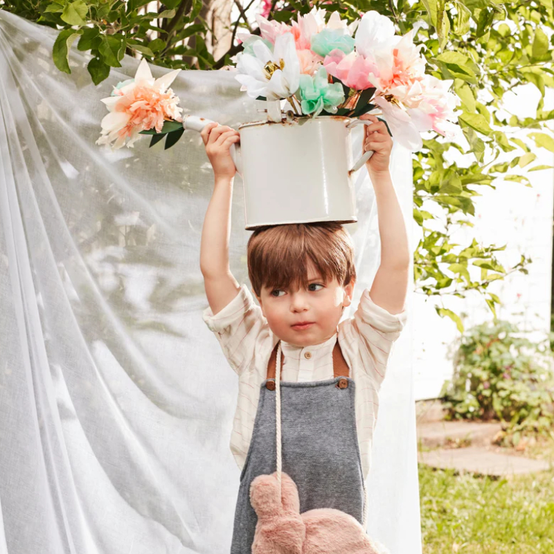 kinderparty 011223-7_Tischdekoration_Blumen_MeriMeri