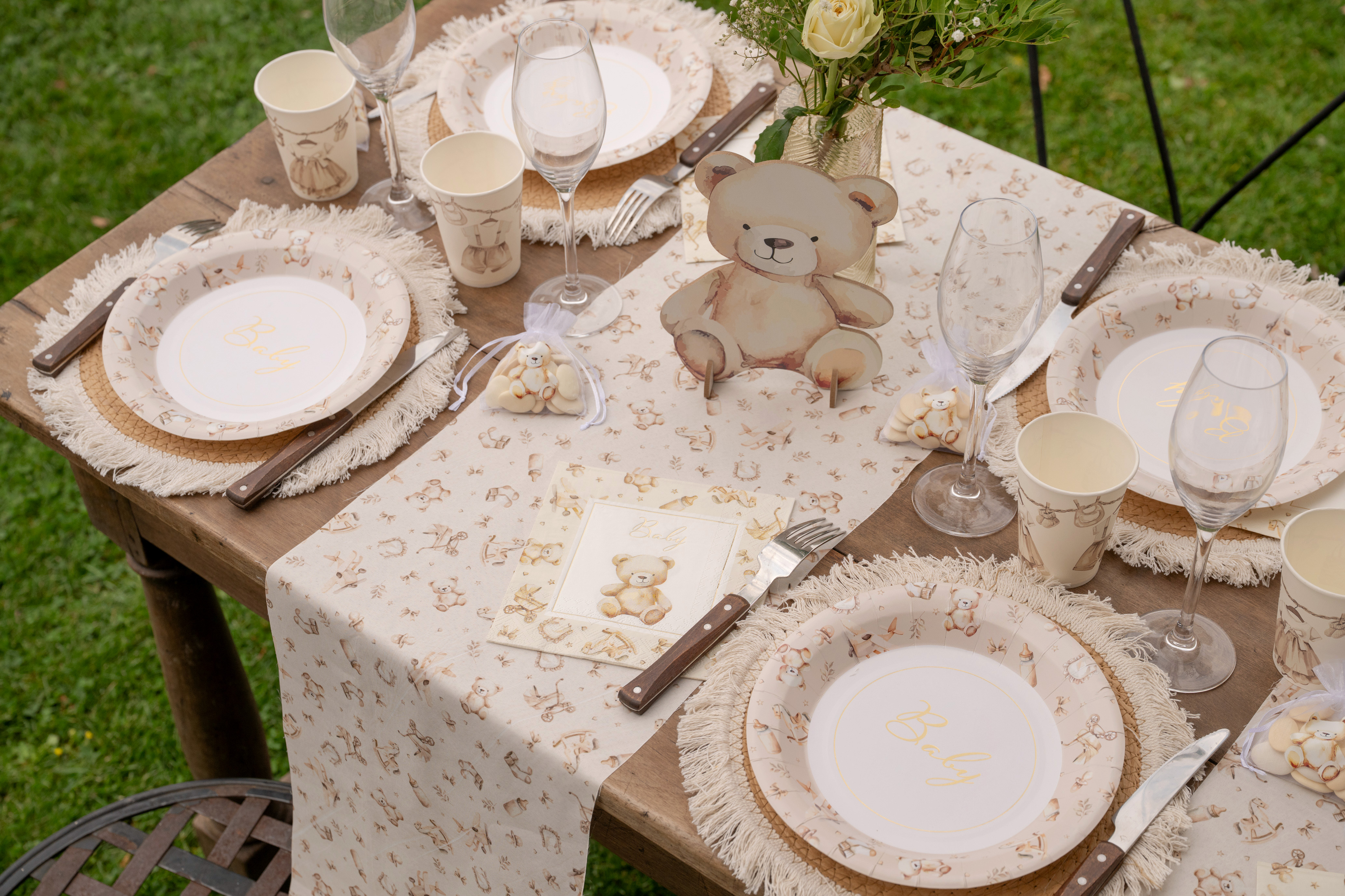 Moebel, Tabelle, Tischplatte, Esstisch, Messer