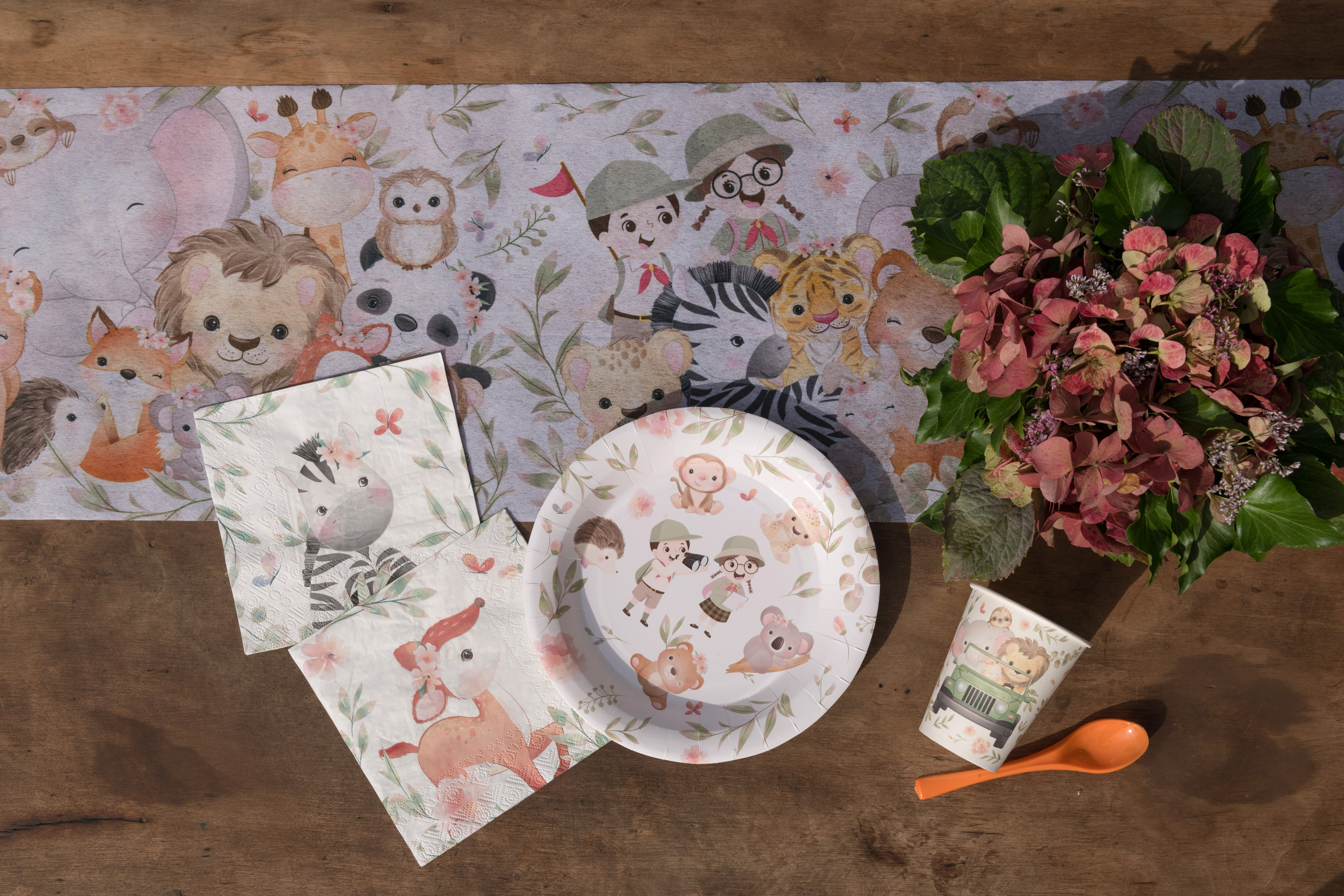 Blume, Blumen-Arrangement, Teller, Blumenstrauß, Tischplatte