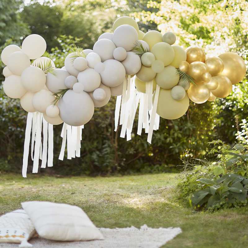 Kindergeburtstag-Ballonbogen_Gruen_Creme_Gold_1
